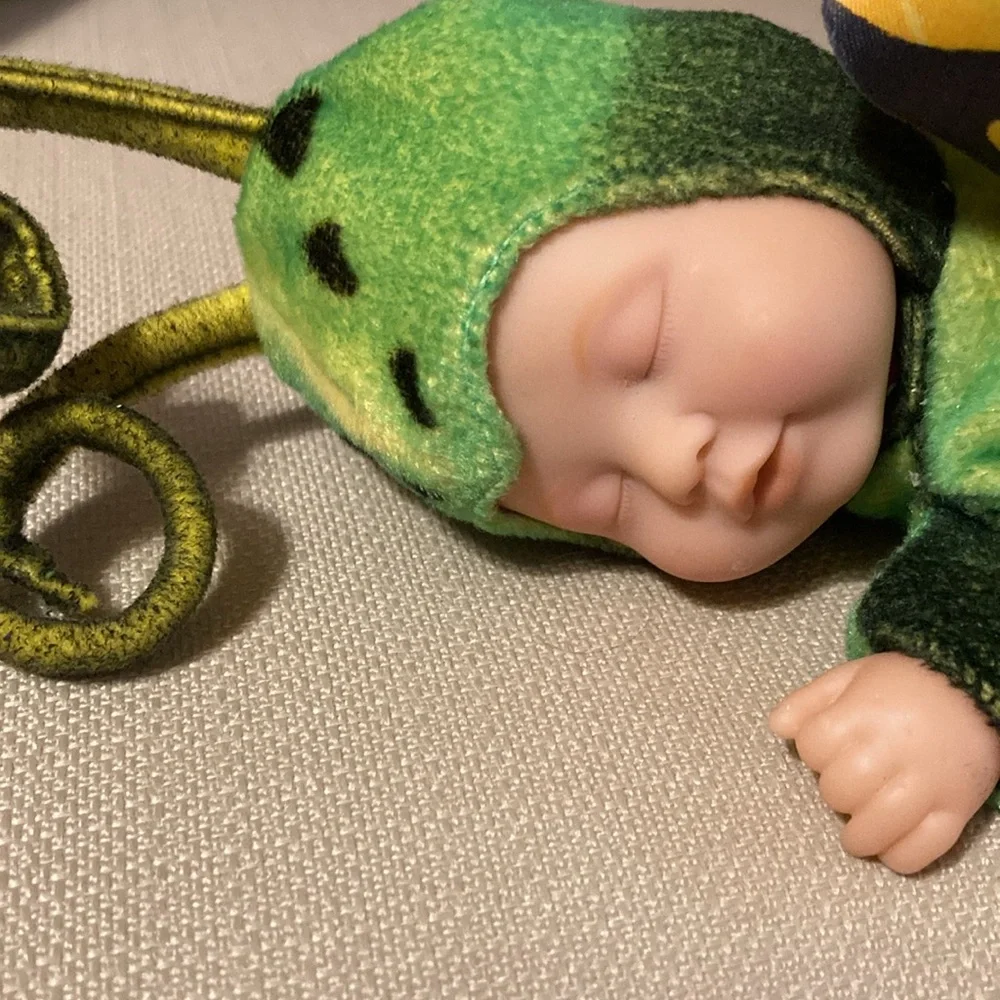 Collectable Anne Geddes baby butterfly doll - Picture 2 of 10